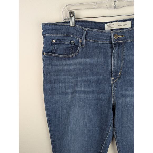 Levi"s Signature womens Jeans Sz 20 Wiskers,Mid Rise,Flare Waist 40" Ins 30.5" - Picture 2 of 5